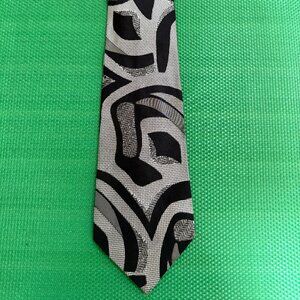 Gianni Versace 100% Silk Tie  Classics -56" x 3.5" Made in Italy